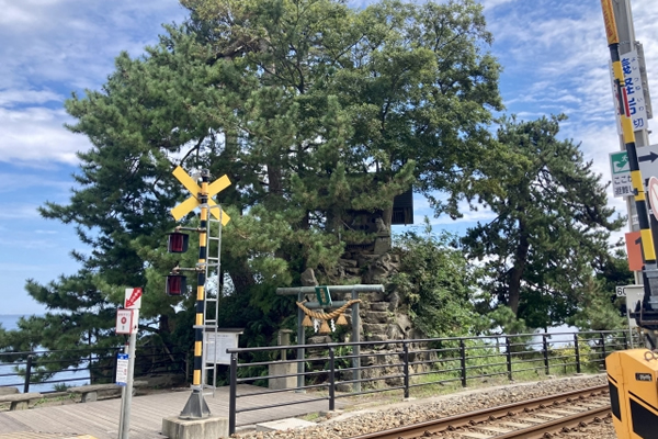 義経岩