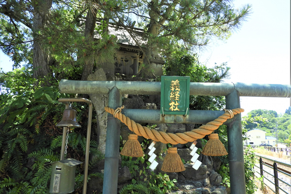 義経岩